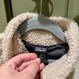 Patagonia Vest size S(7-8)